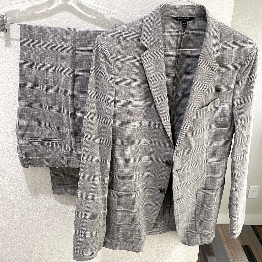 Stylish Grey Plaid Slim Fit Suit